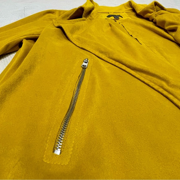 Yellow Blazer Size Large - Picture 4 of 7